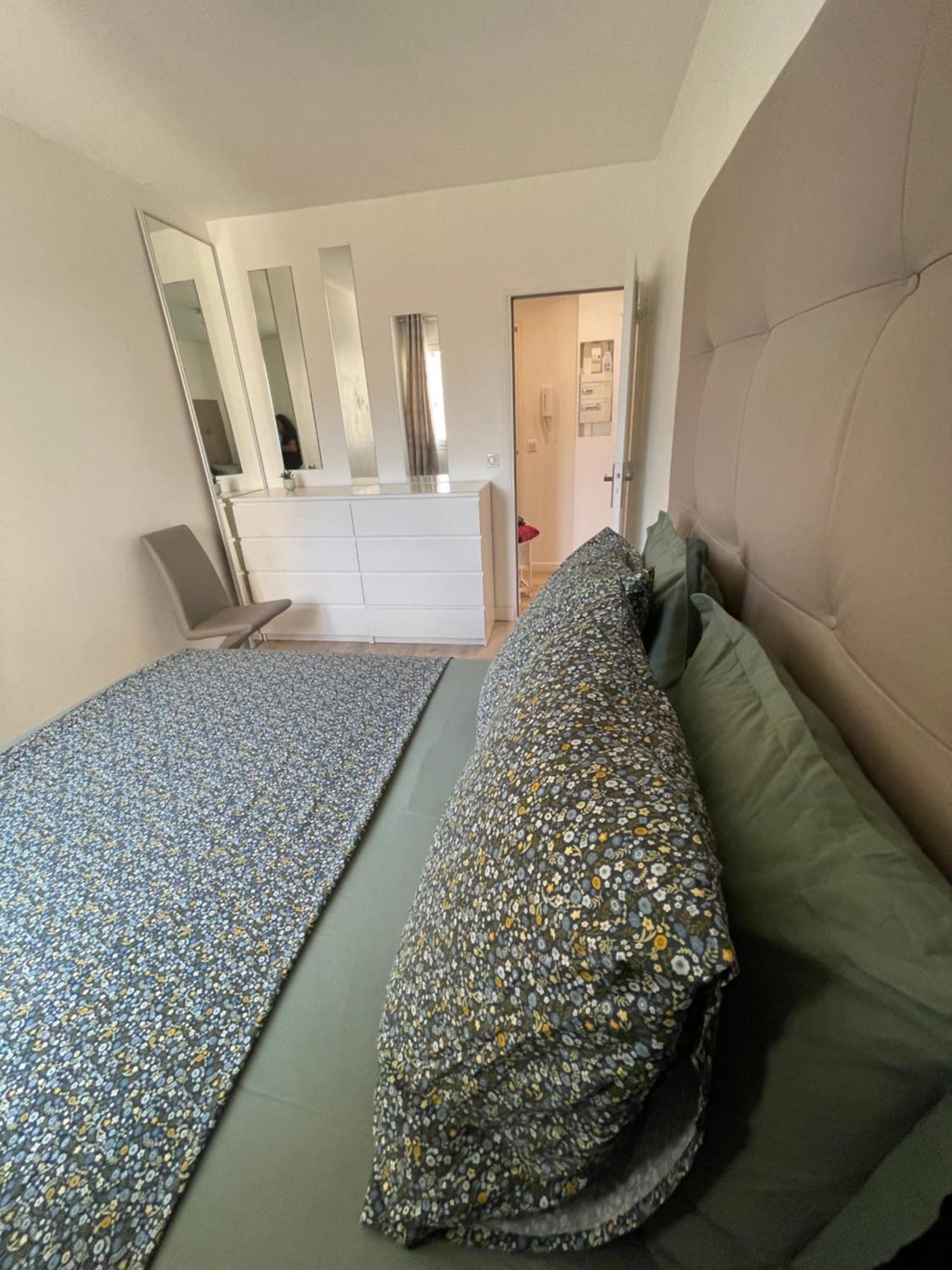 Tres Joli Mignon Confortable A Paris Apartment *