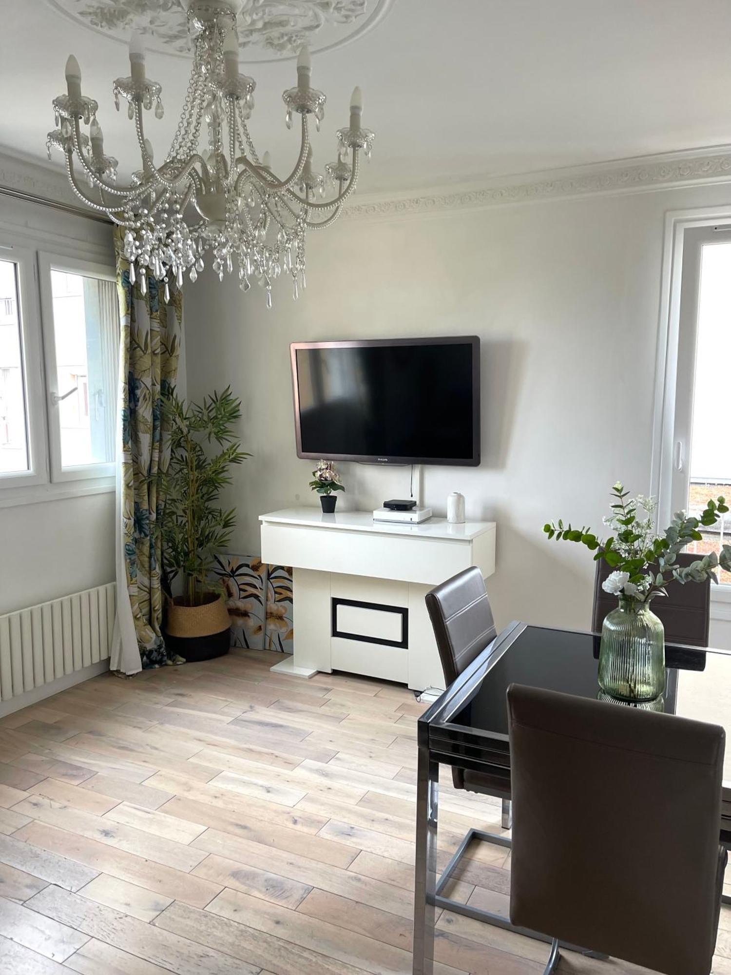 Tres Joli Mignon Confortable A Paris Apartment *